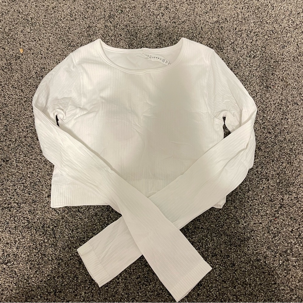 Lululemon cropped long sleeve